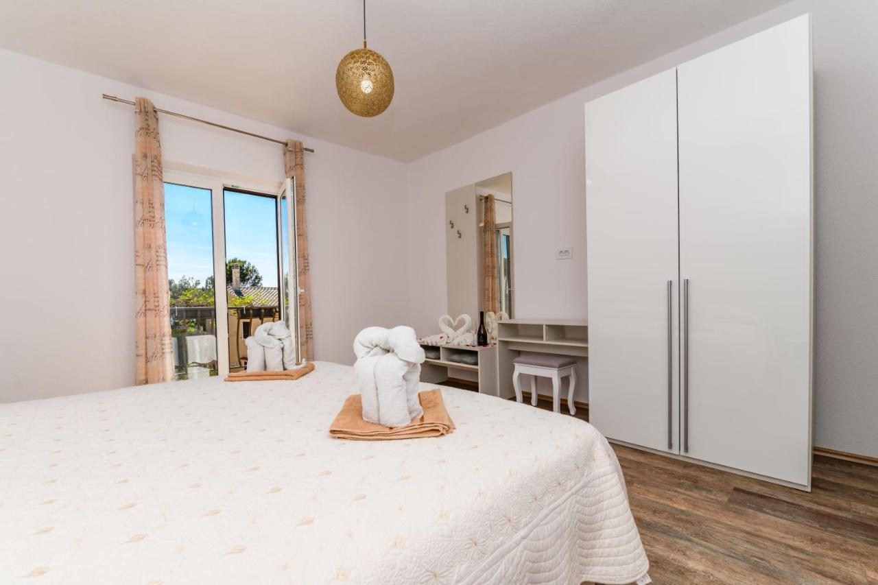 Apartman Paradiso Martinscica  Bagian luar foto