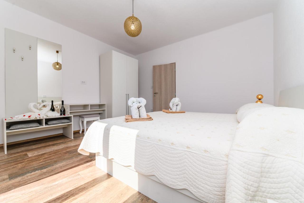 Apartman Paradiso Martinscica  Bagian luar foto